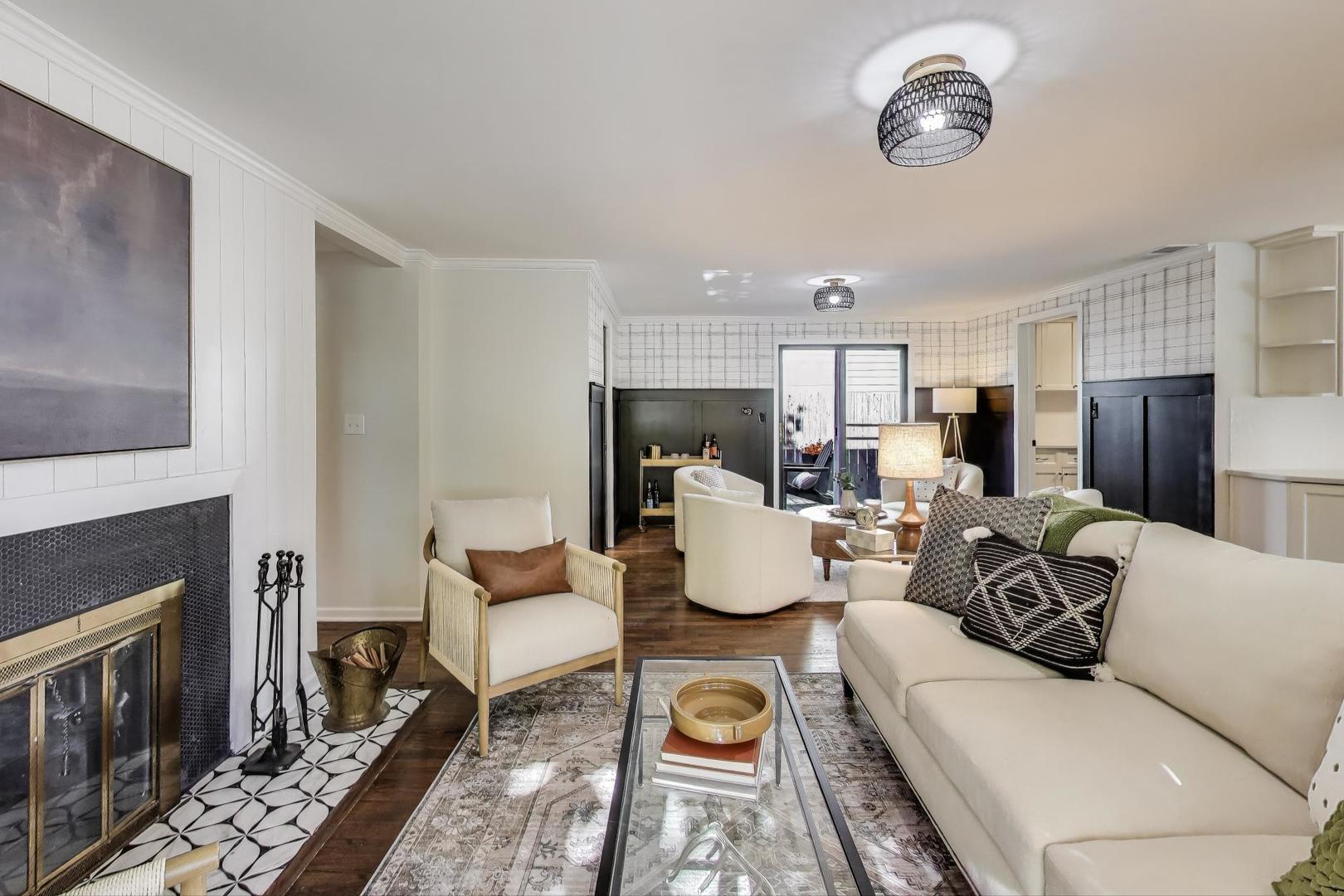 1321 W Liberty Drive, Wheaton, IL 60187