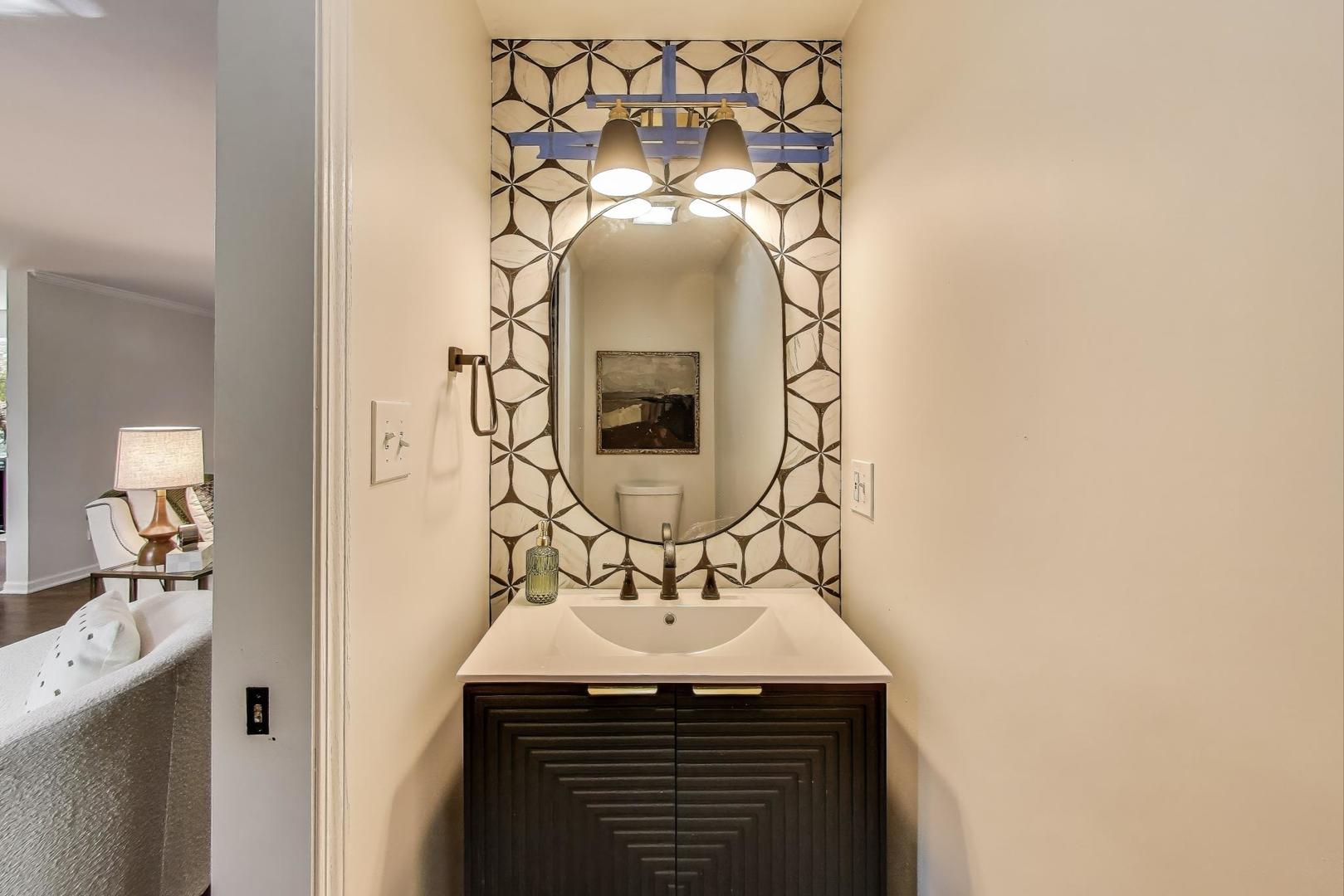 1321 W Liberty Drive, Wheaton, IL 60187