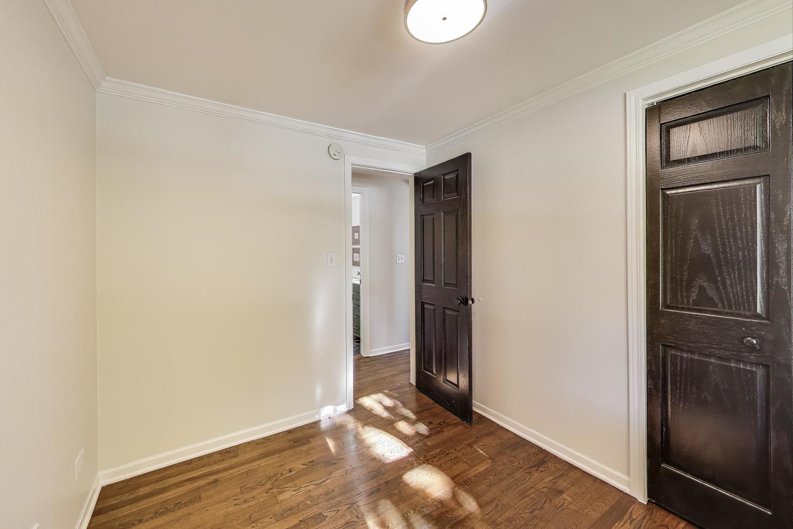 1321 W Liberty Drive, Wheaton, IL 60187