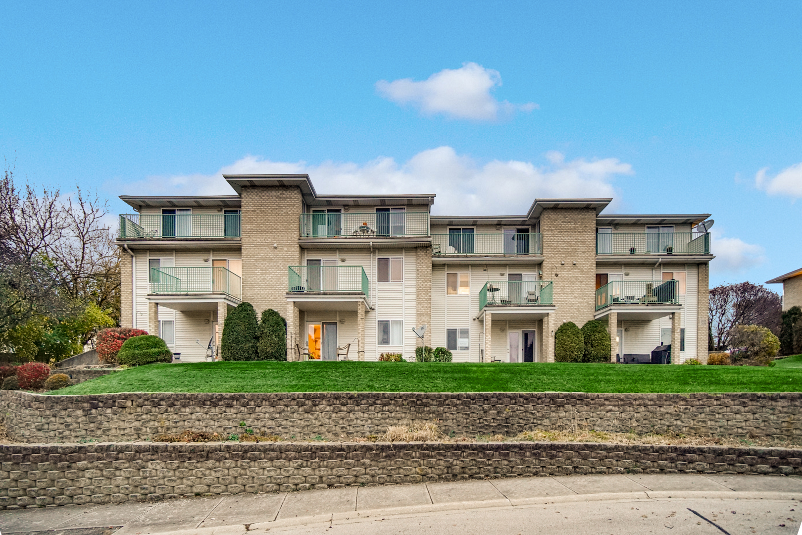 2034 Manico Court #200, Crest Hill, IL 60403
