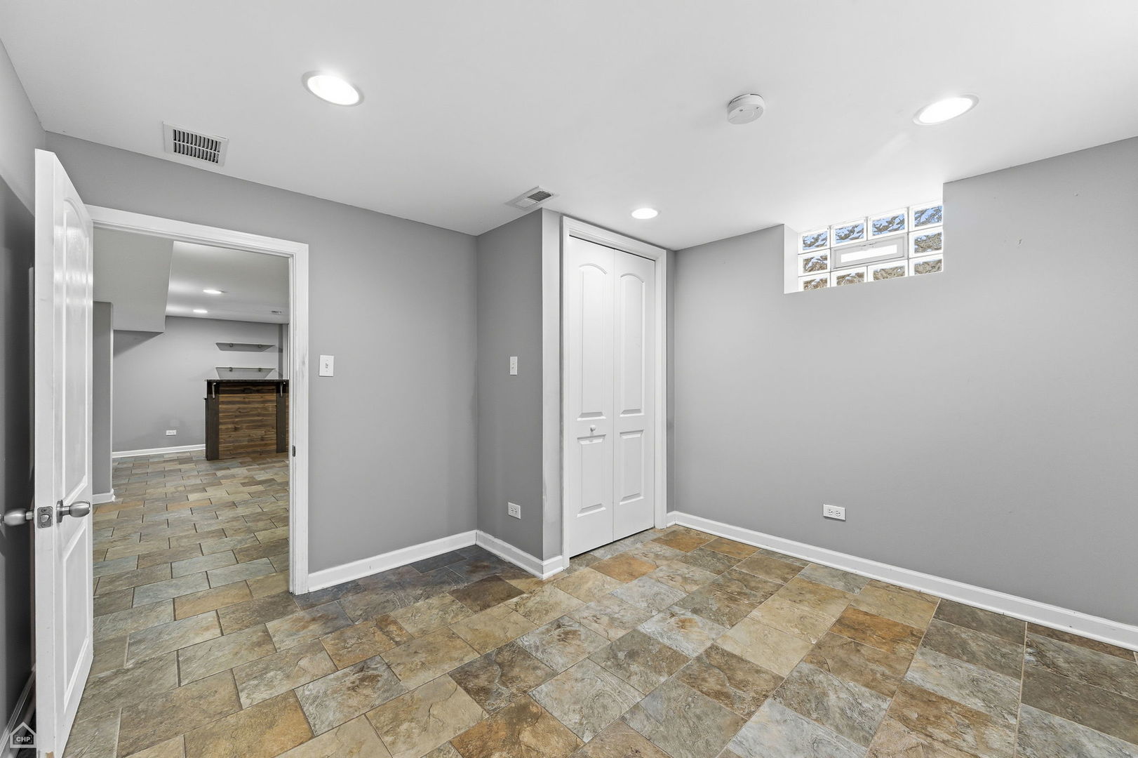 7701 S Christiana Avenue, Chicago, IL 60652