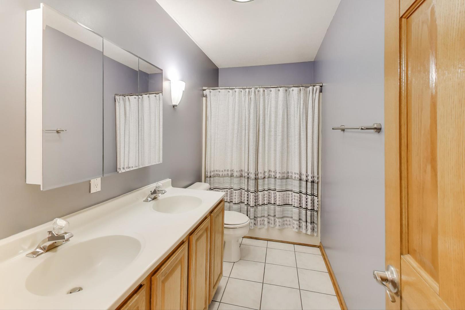 5695 S Park Place Drive, Rochelle, IL 61068