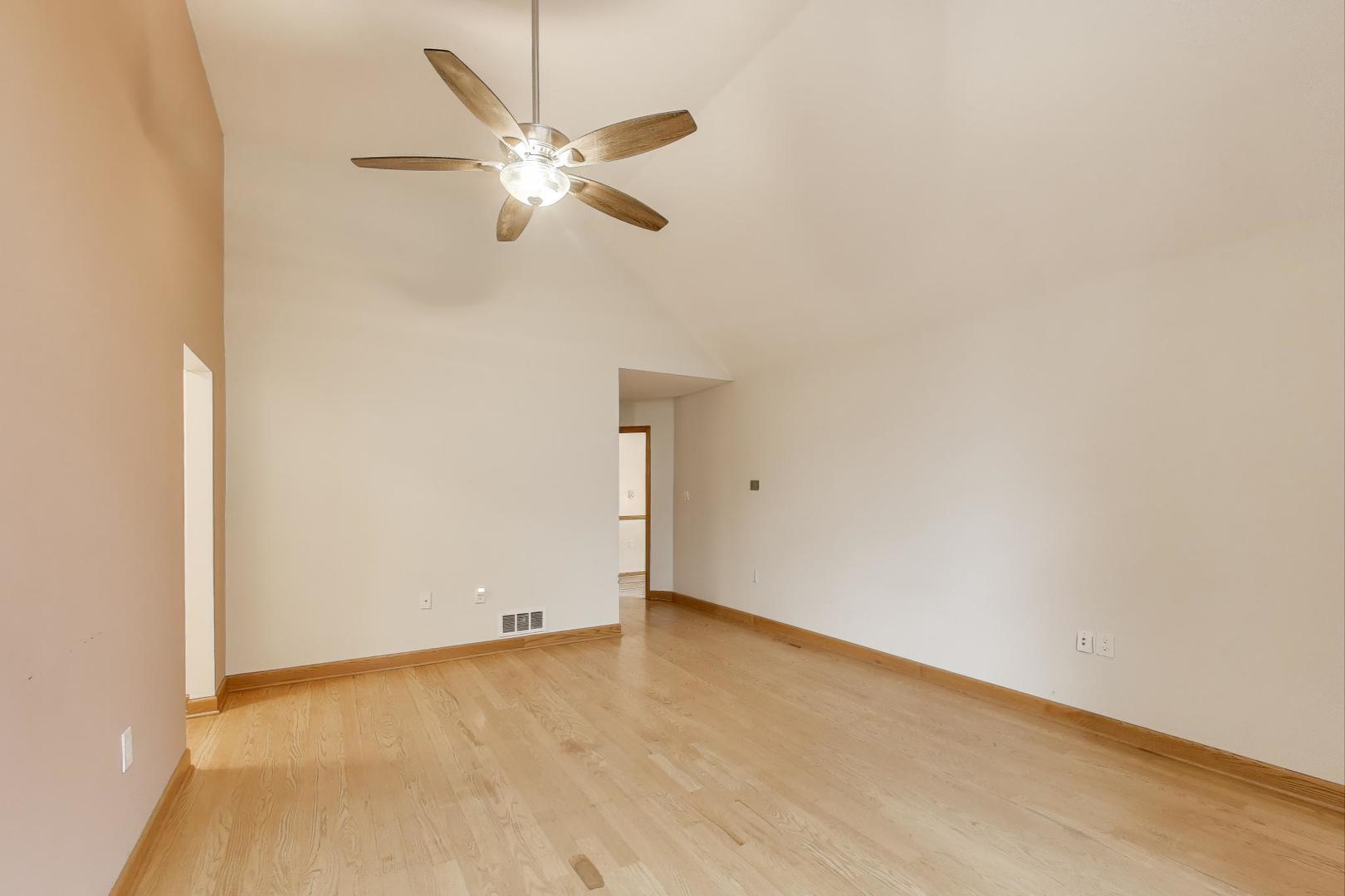 5695 S Park Place Drive, Rochelle, IL 61068