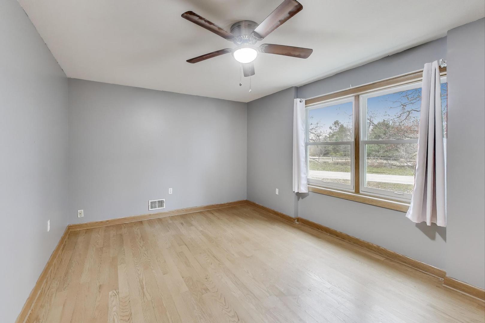 5695 S Park Place Drive, Rochelle, IL 61068