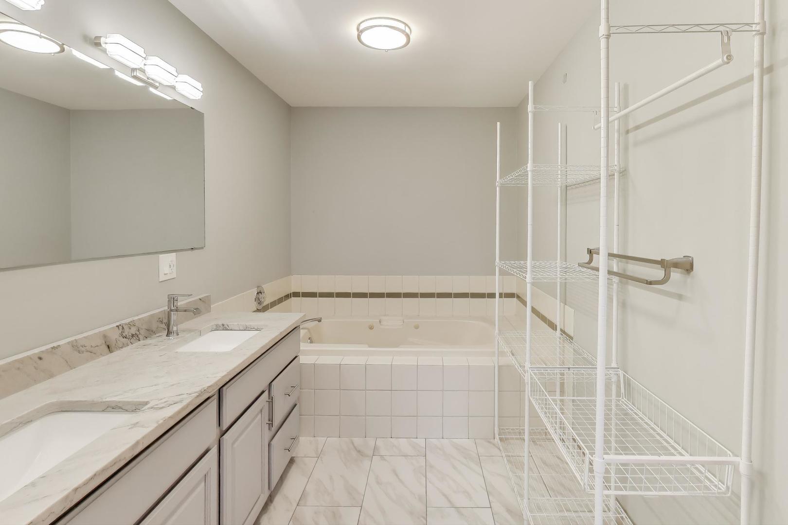 5695 S Park Place Drive, Rochelle, IL 61068