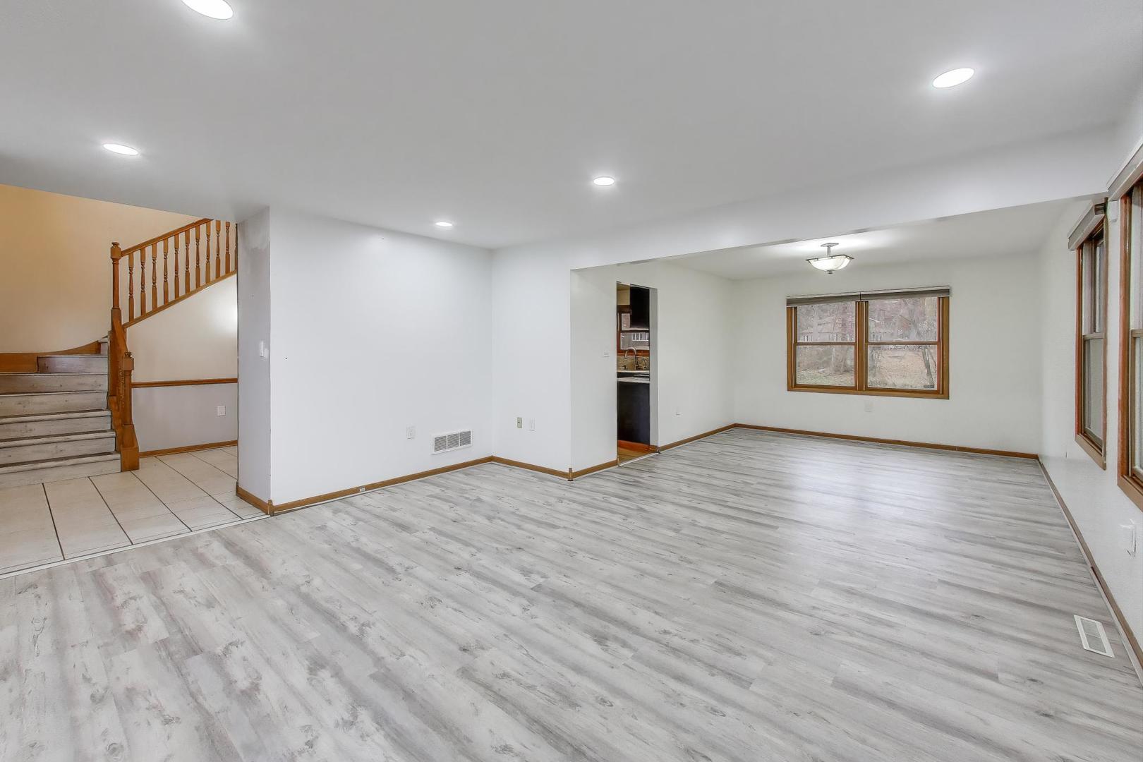 5695 S Park Place Drive, Rochelle, IL 61068