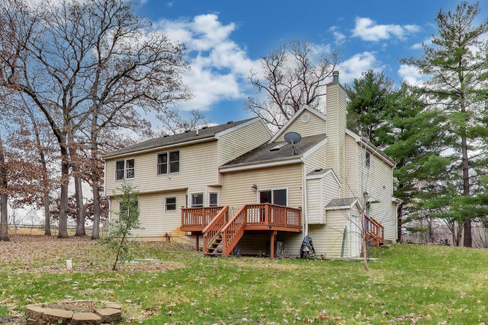 5695 S Park Place Drive, Rochelle, IL 61068