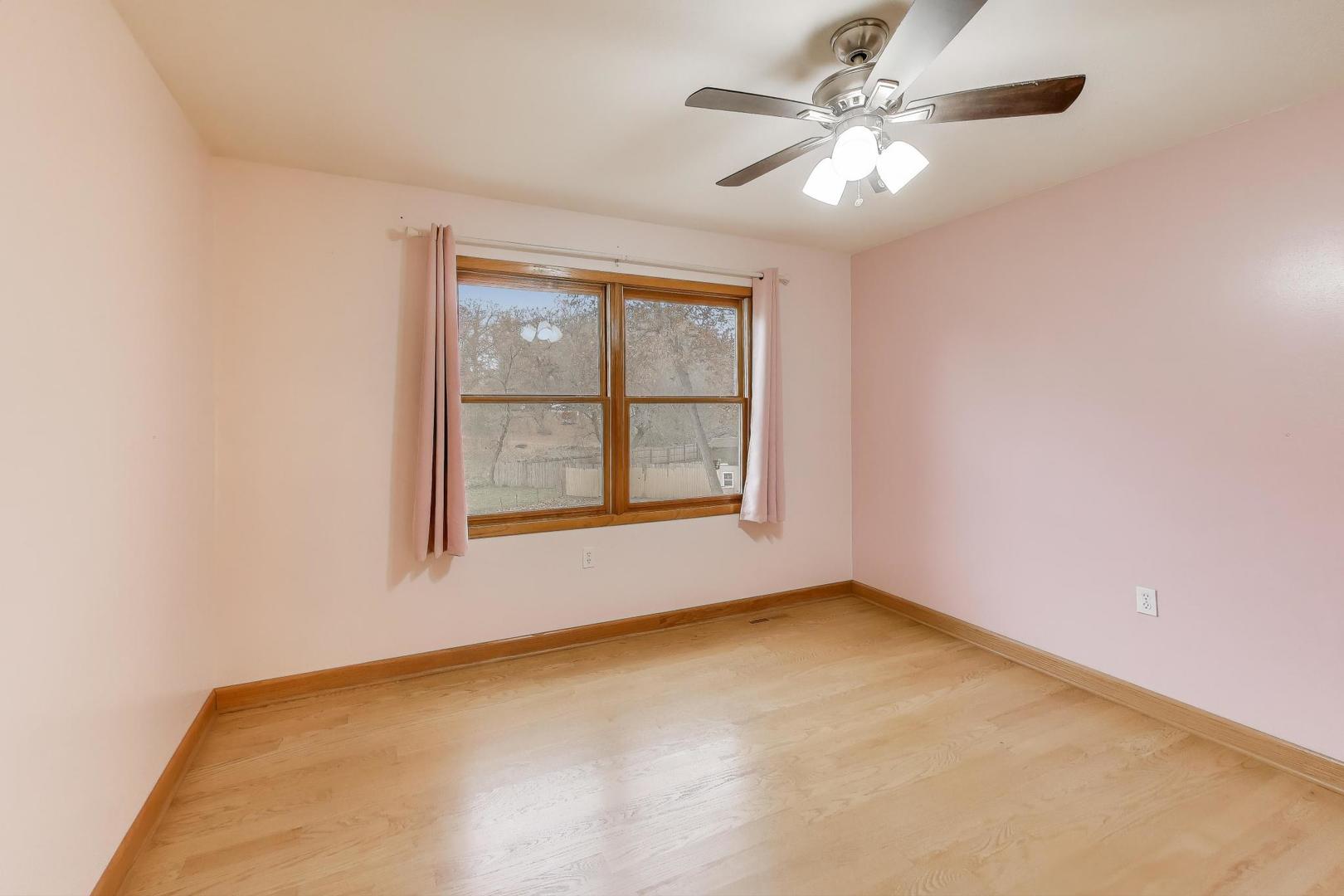 5695 S Park Place Drive, Rochelle, IL 61068