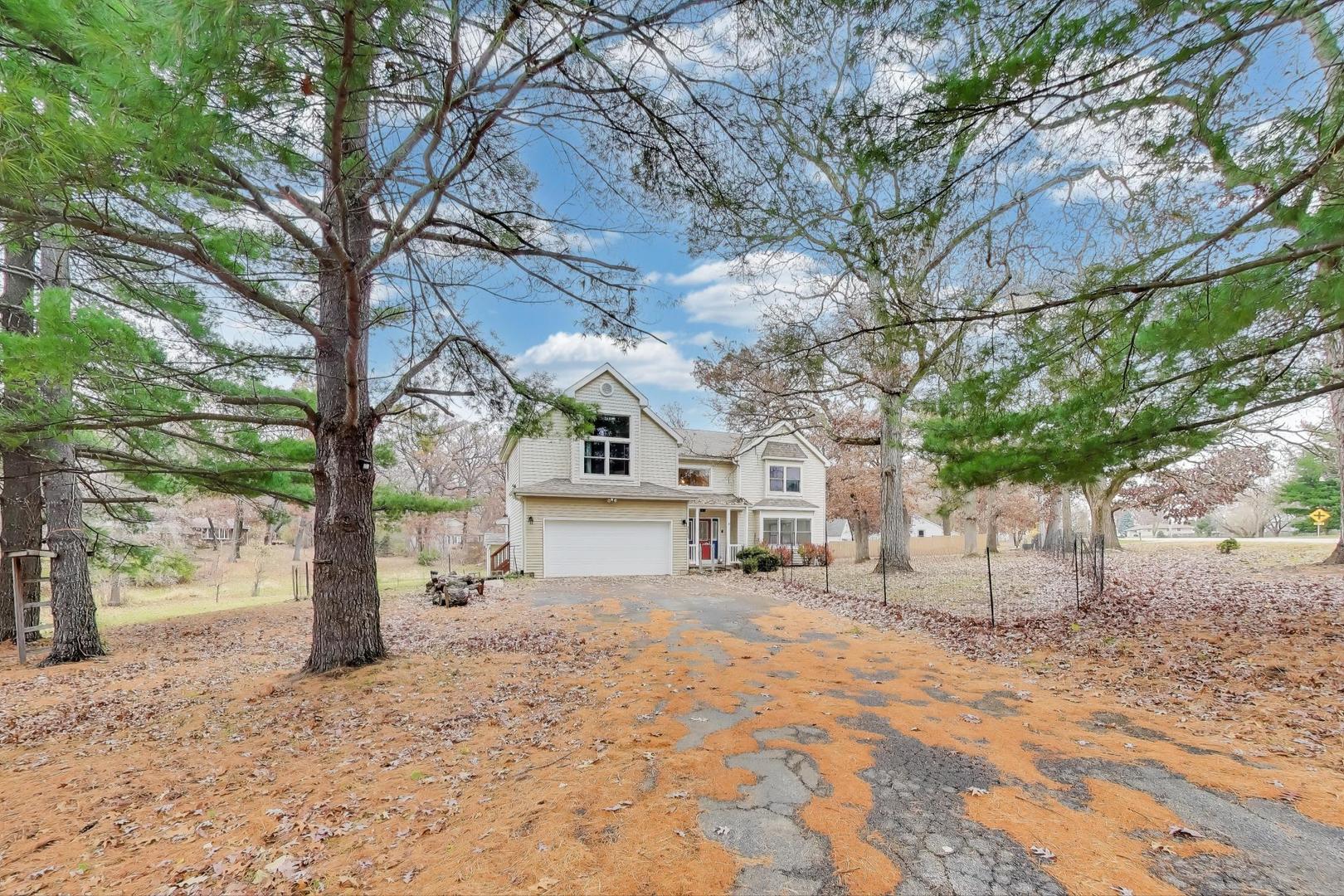 5695 S Park Place Drive, Rochelle, IL 61068