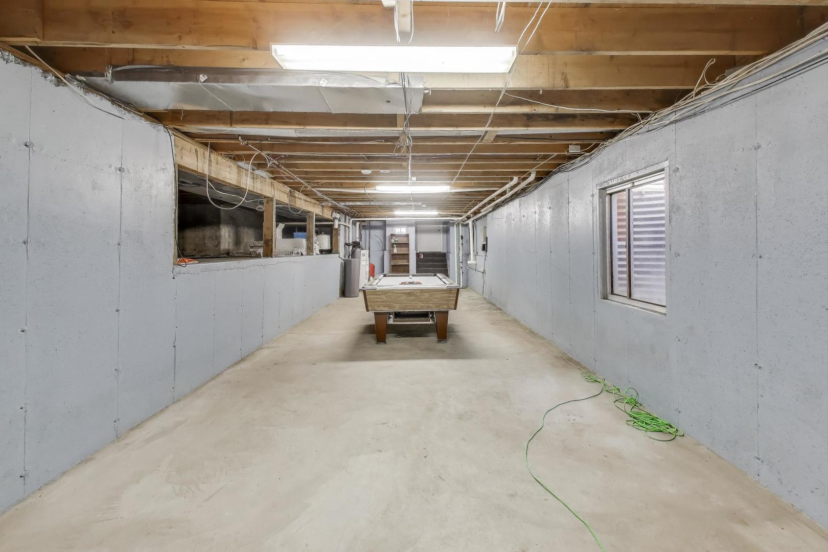 5695 S Park Place Drive, Rochelle, IL 61068