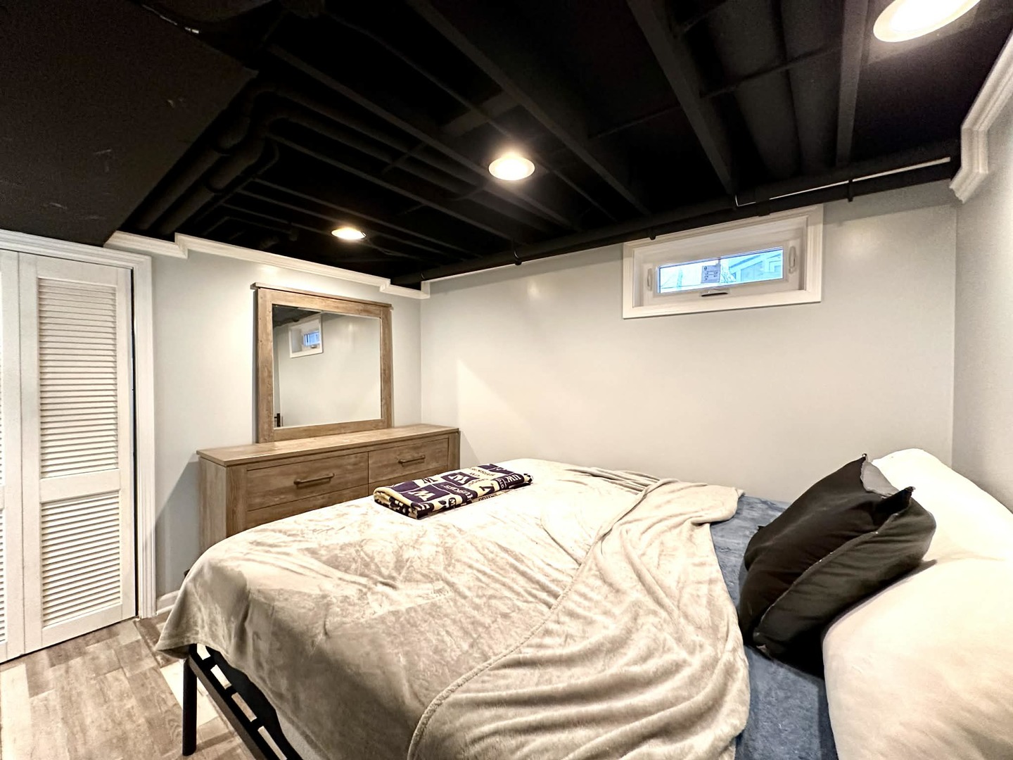 2720 Gilboa Avenue, Zion, IL 60099