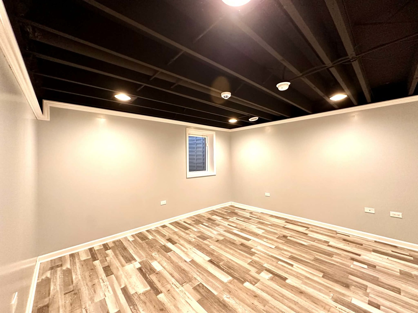 2720 Gilboa Avenue, Zion, IL 60099