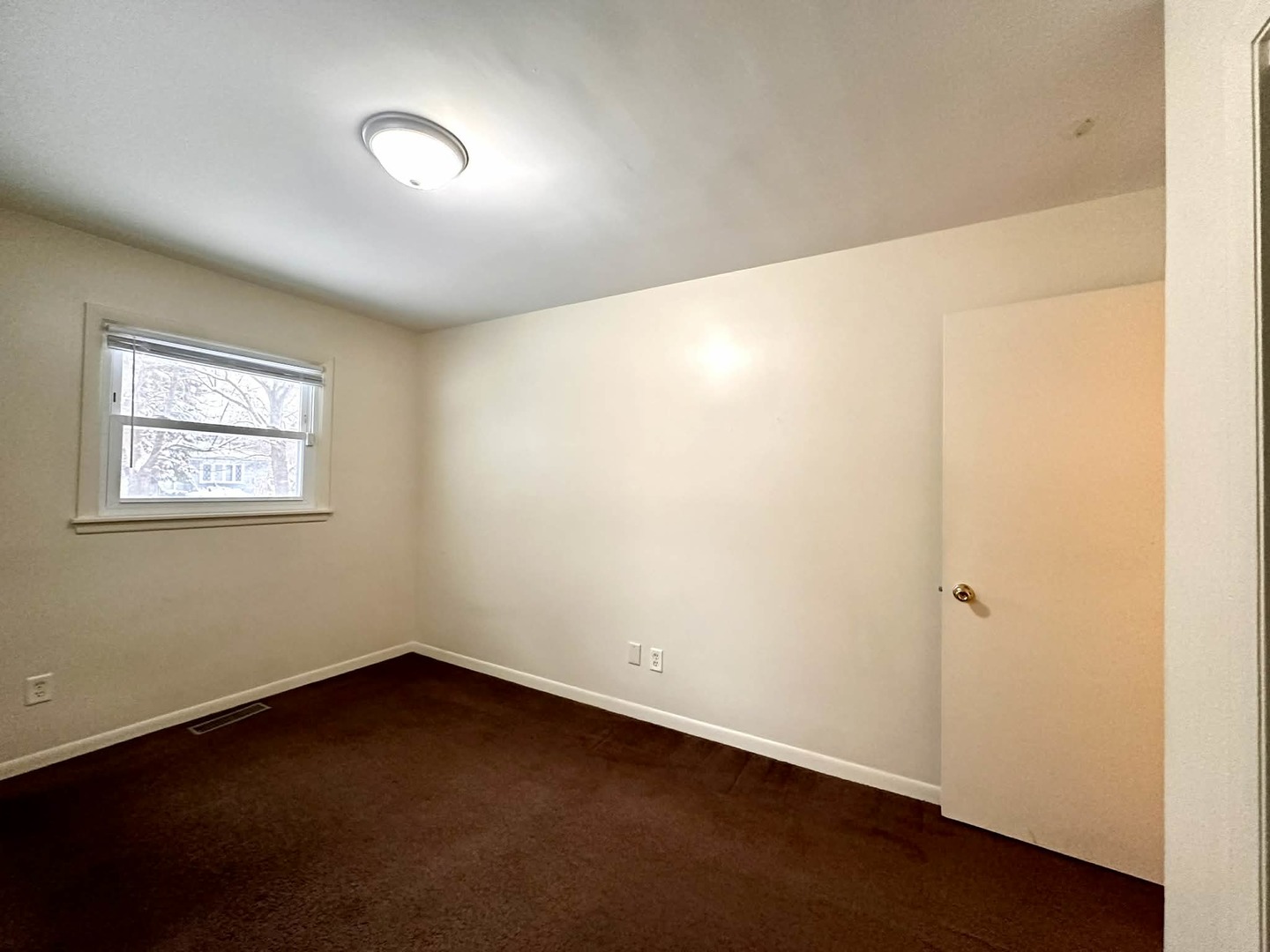 2720 Gilboa Avenue, Zion, IL 60099