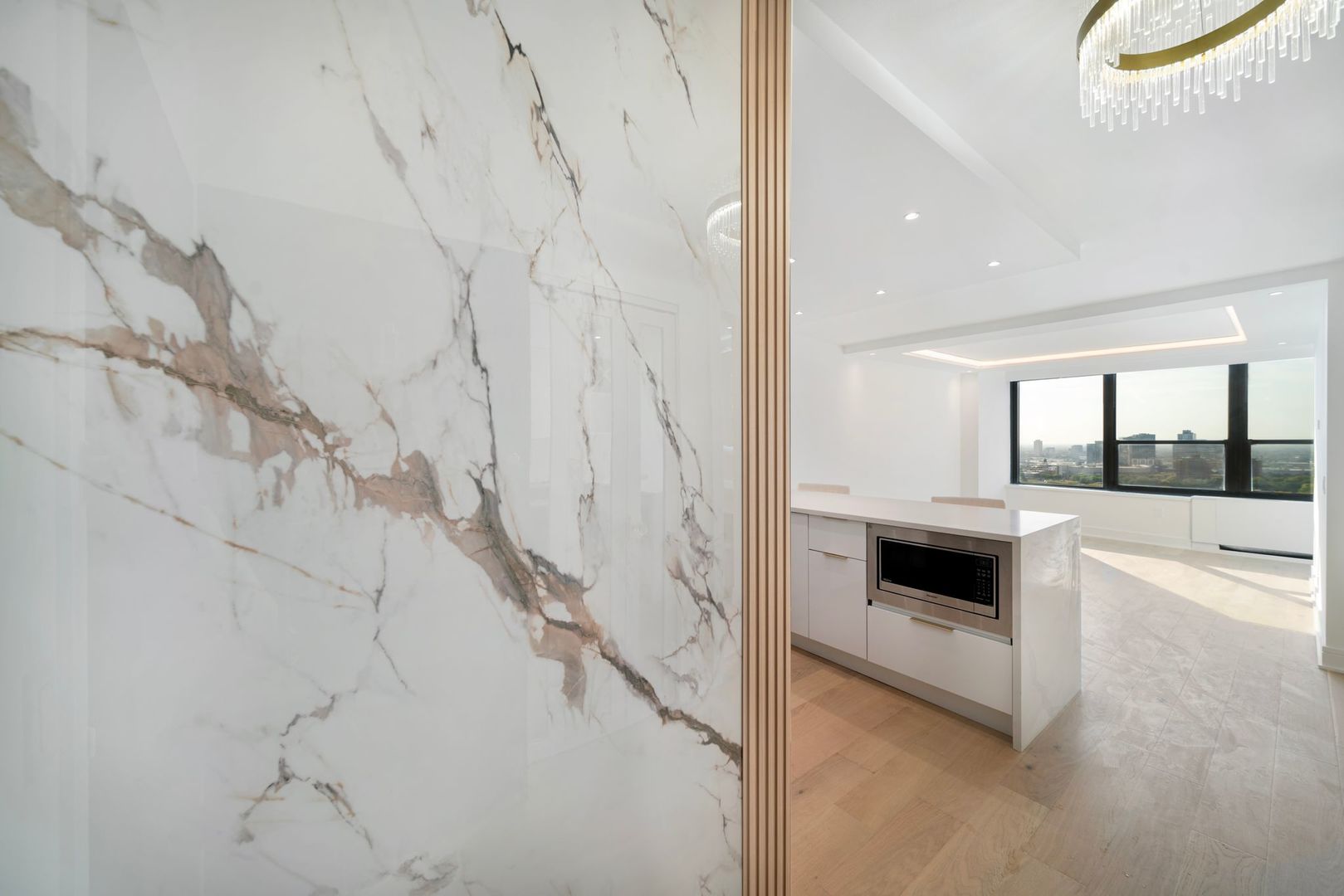 1560 N Sandburg Terrace #2705J, Chicago, IL 60610