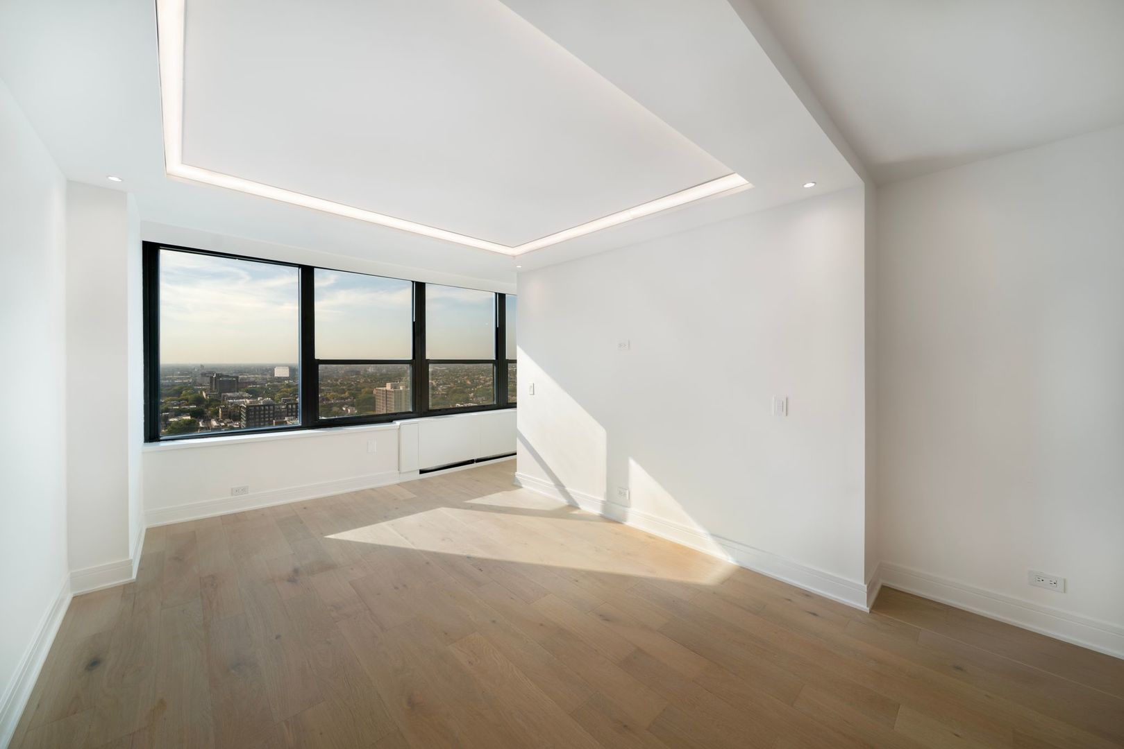 1560 N Sandburg Terrace #2705J, Chicago, IL 60610