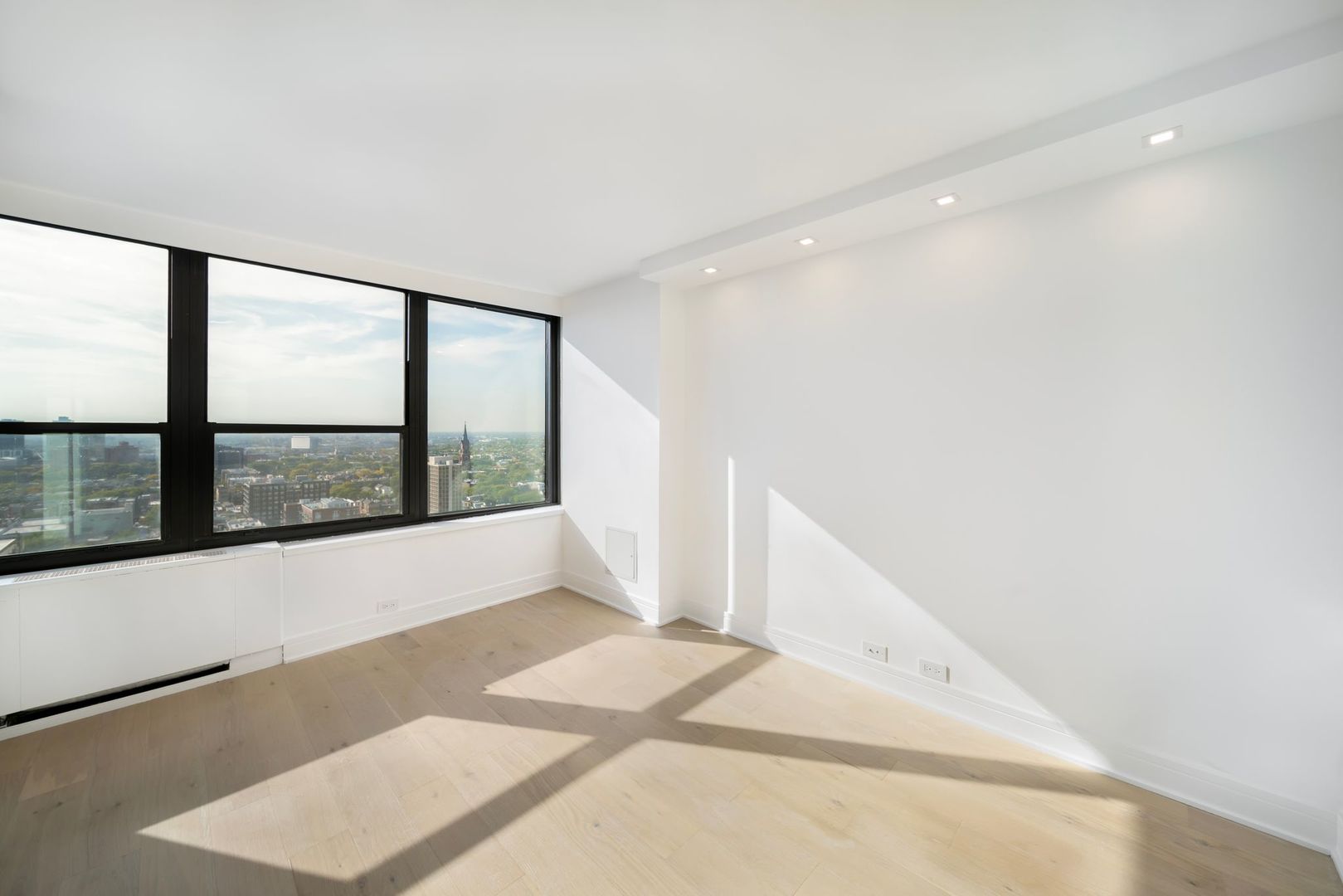 1560 N Sandburg Terrace #2705J, Chicago, IL 60610