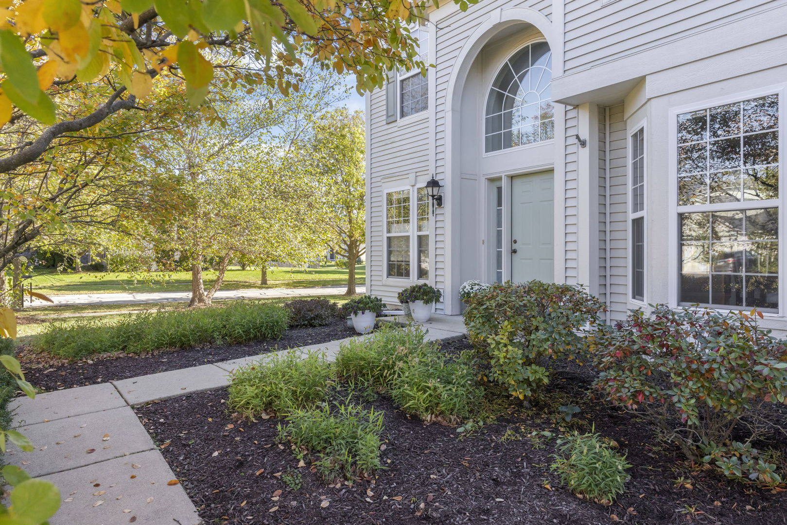 1 Firethorn Court, Bolingbrook, IL 60490