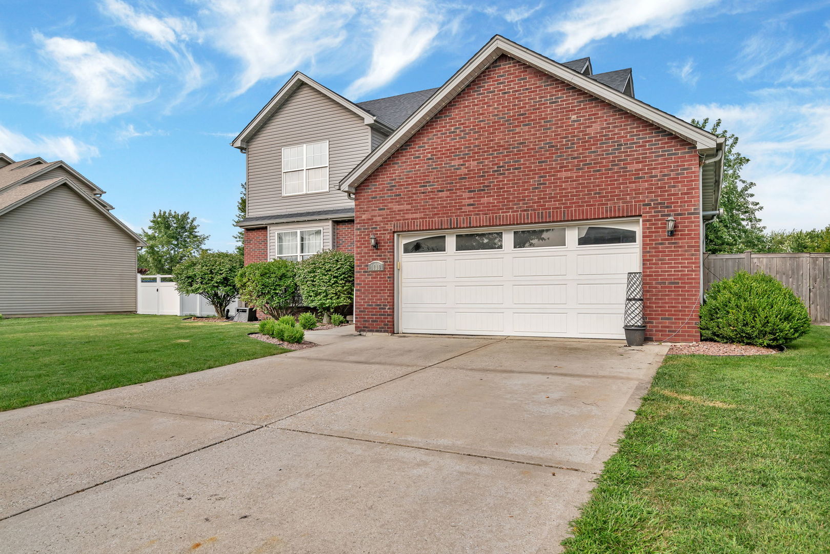 1110 S Sandstone Drive, Diamond, IL 60416