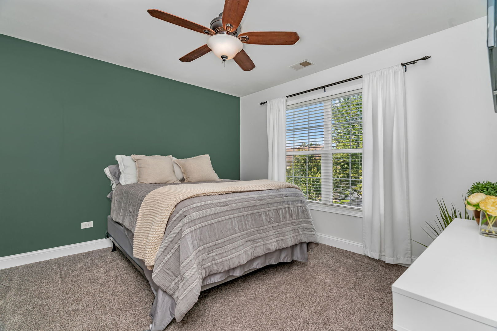 1110 S Sandstone Drive, Diamond, IL 60416