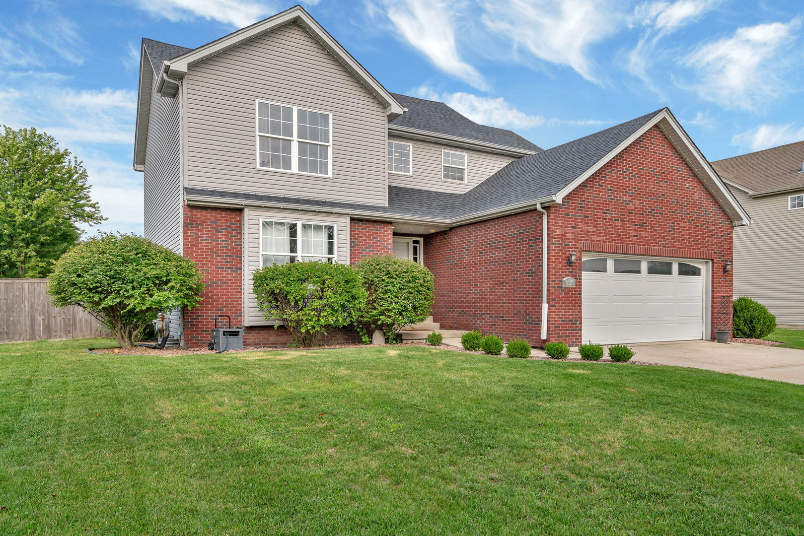 1110 S Sandstone Drive, Diamond, IL 60416