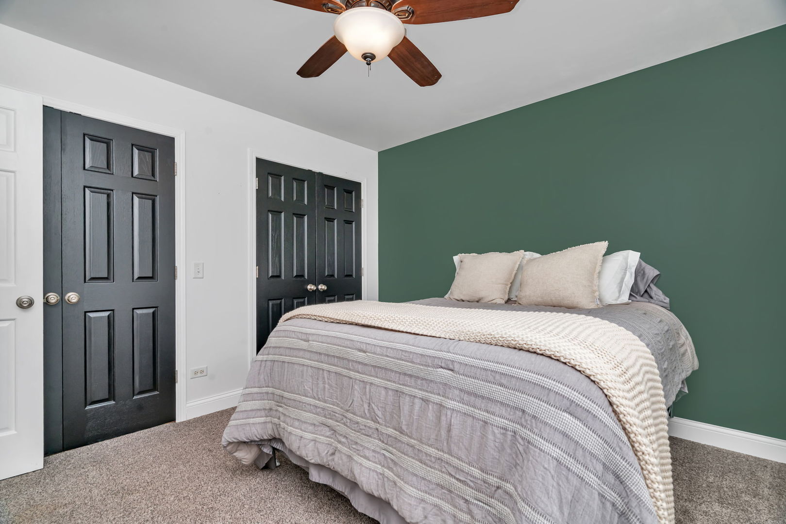 1110 S Sandstone Drive, Diamond, IL 60416