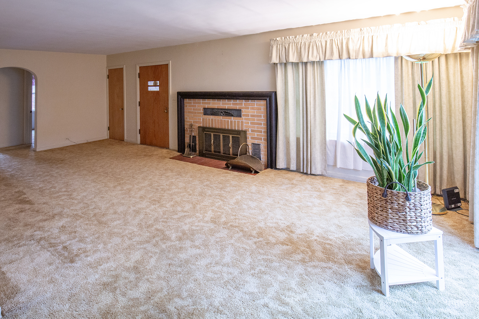 136 S Wisconsin Avenue, Villa Park, IL 60181