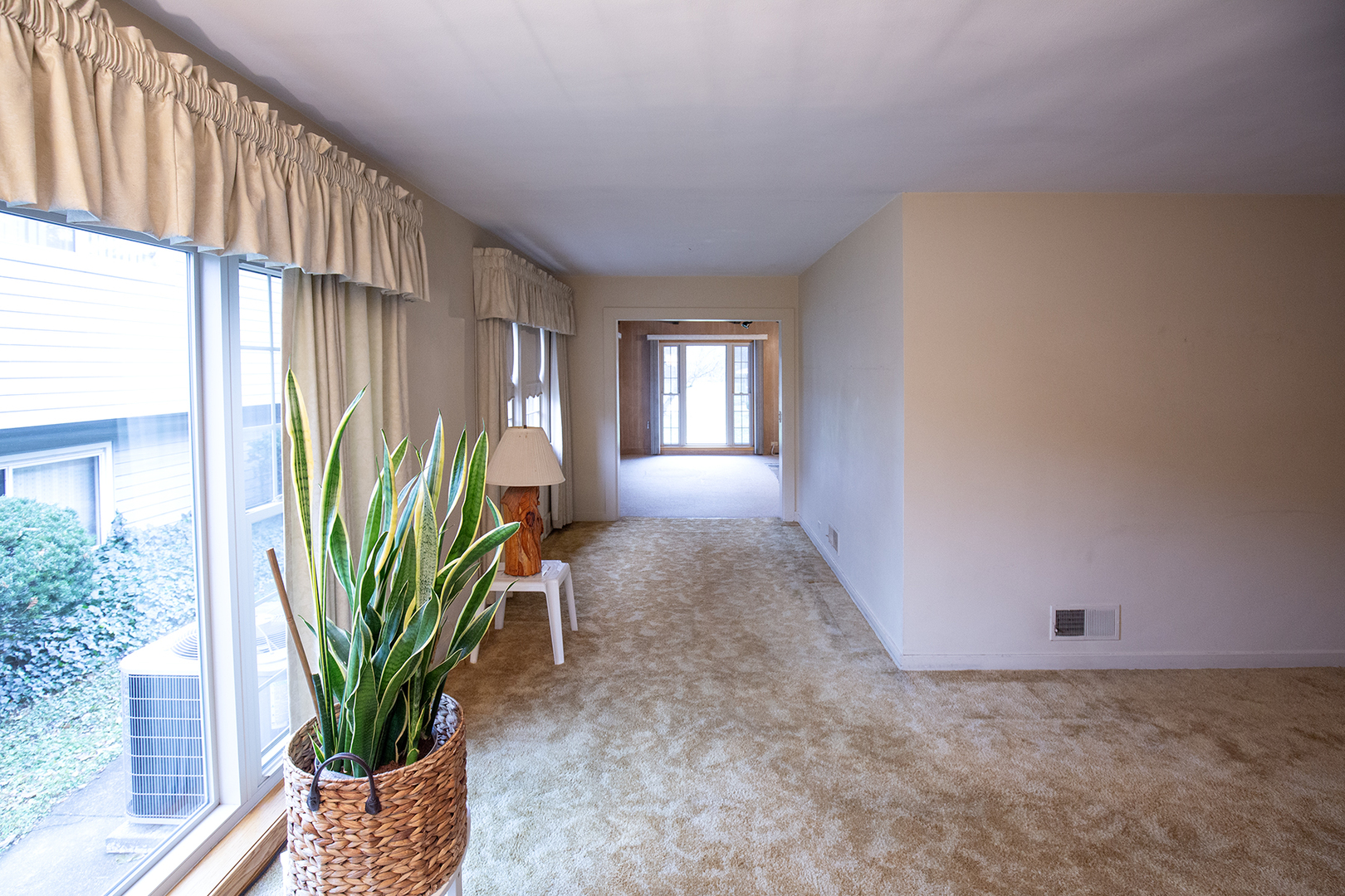 136 S Wisconsin Avenue, Villa Park, IL 60181