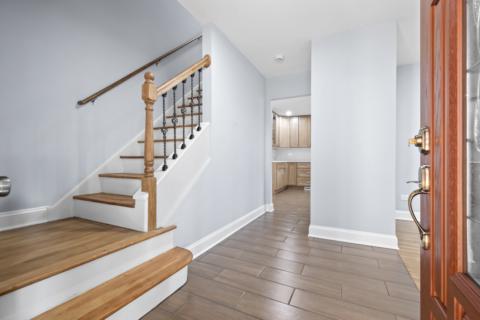 1813 E Wood Lane, Mount Prospect, IL 60056