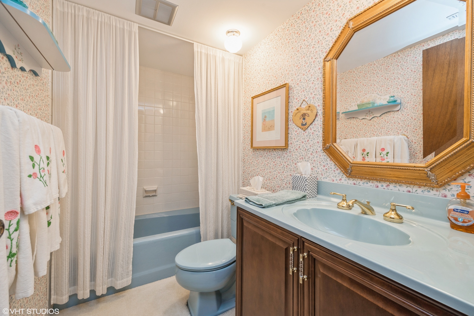 301 Lake Hinsdale Drive #404, Willowbrook, IL 60527