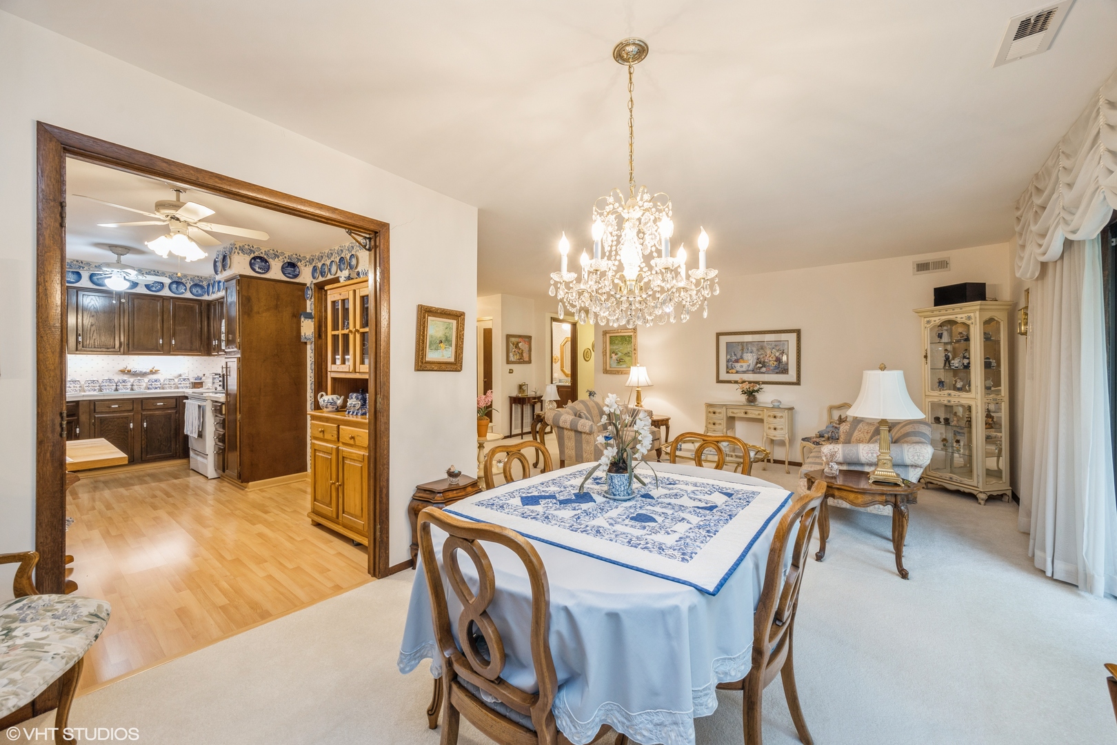 301 Lake Hinsdale Drive #404, Willowbrook, IL 60527