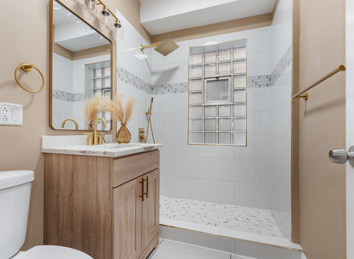 7634 S May Street, Chicago, IL 60620