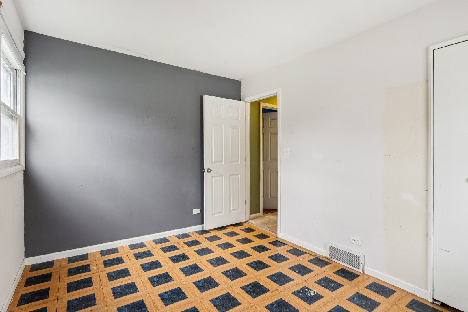 1620 Lotus Drive, Round Lake Beach, IL 60073