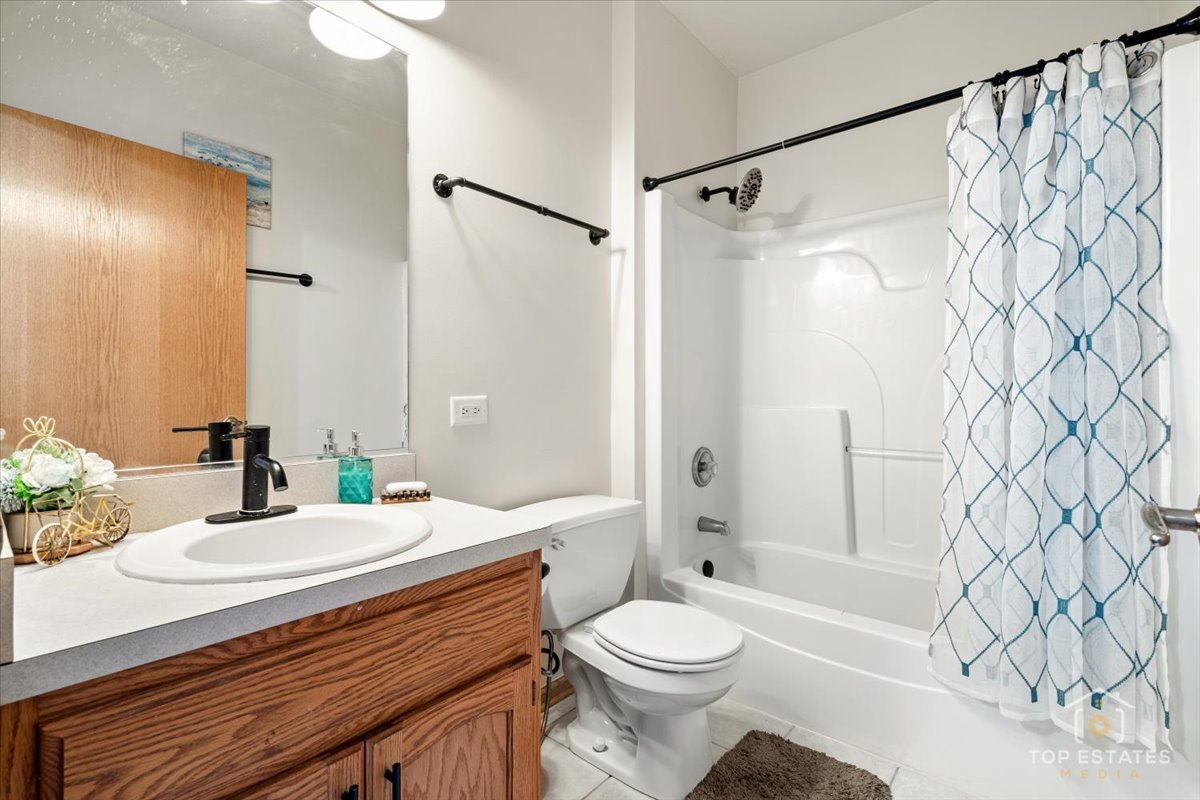 17950 Settlers Pond Way #3B, Orland Park, IL 60467