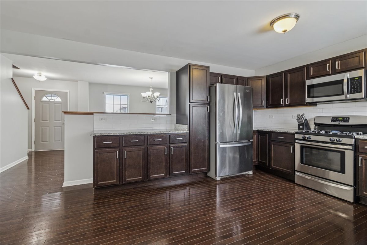 1112 Kim Court, Joliet, IL 60431