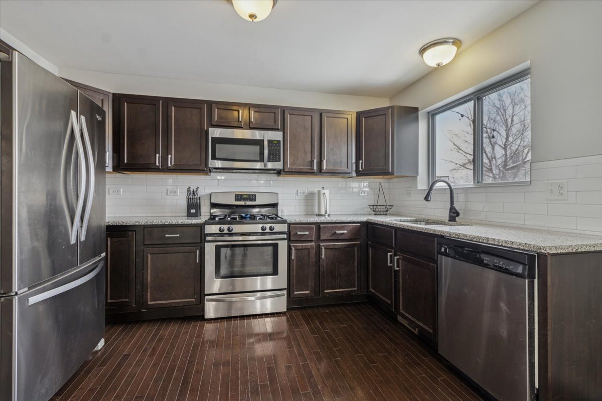 1112 Kim Court, Joliet, IL 60431