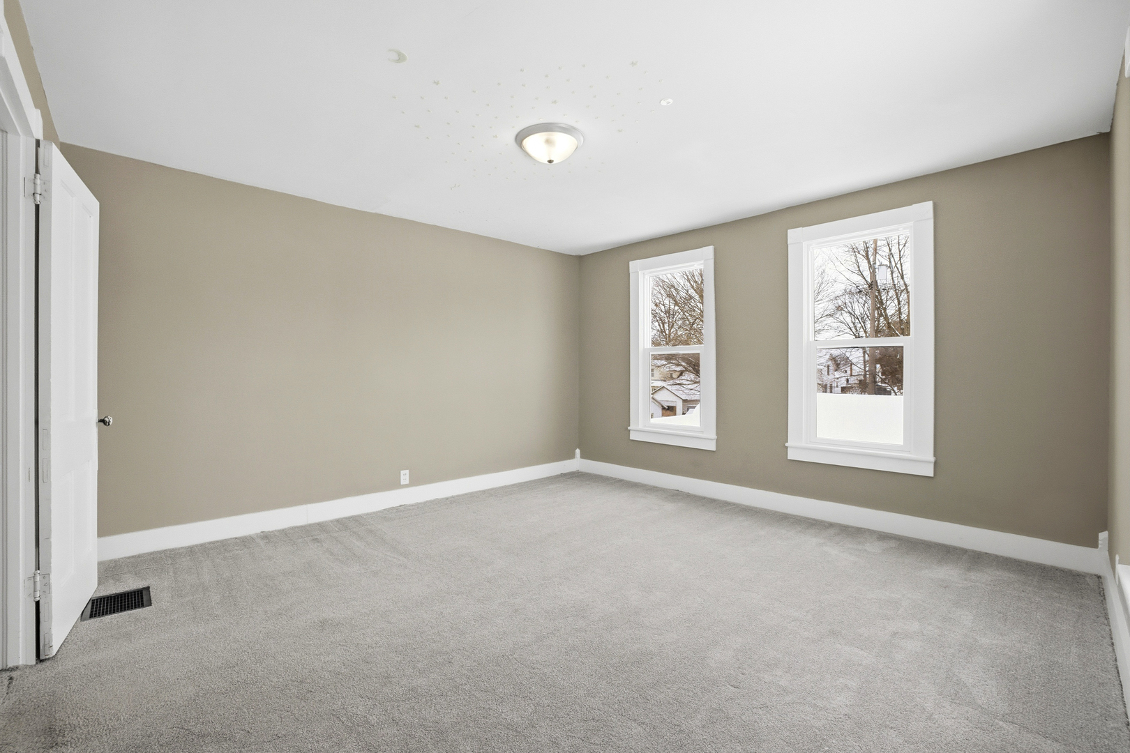 406 W Balsam Street, Forreston, IL 61030