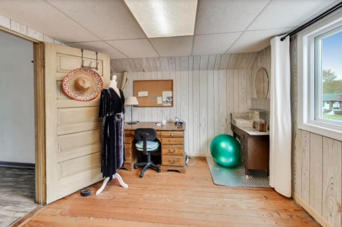 2643 Ridge Road, Lansing, IL 60438