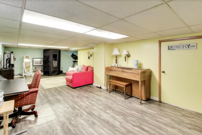 2643 Ridge Road, Lansing, IL 60438