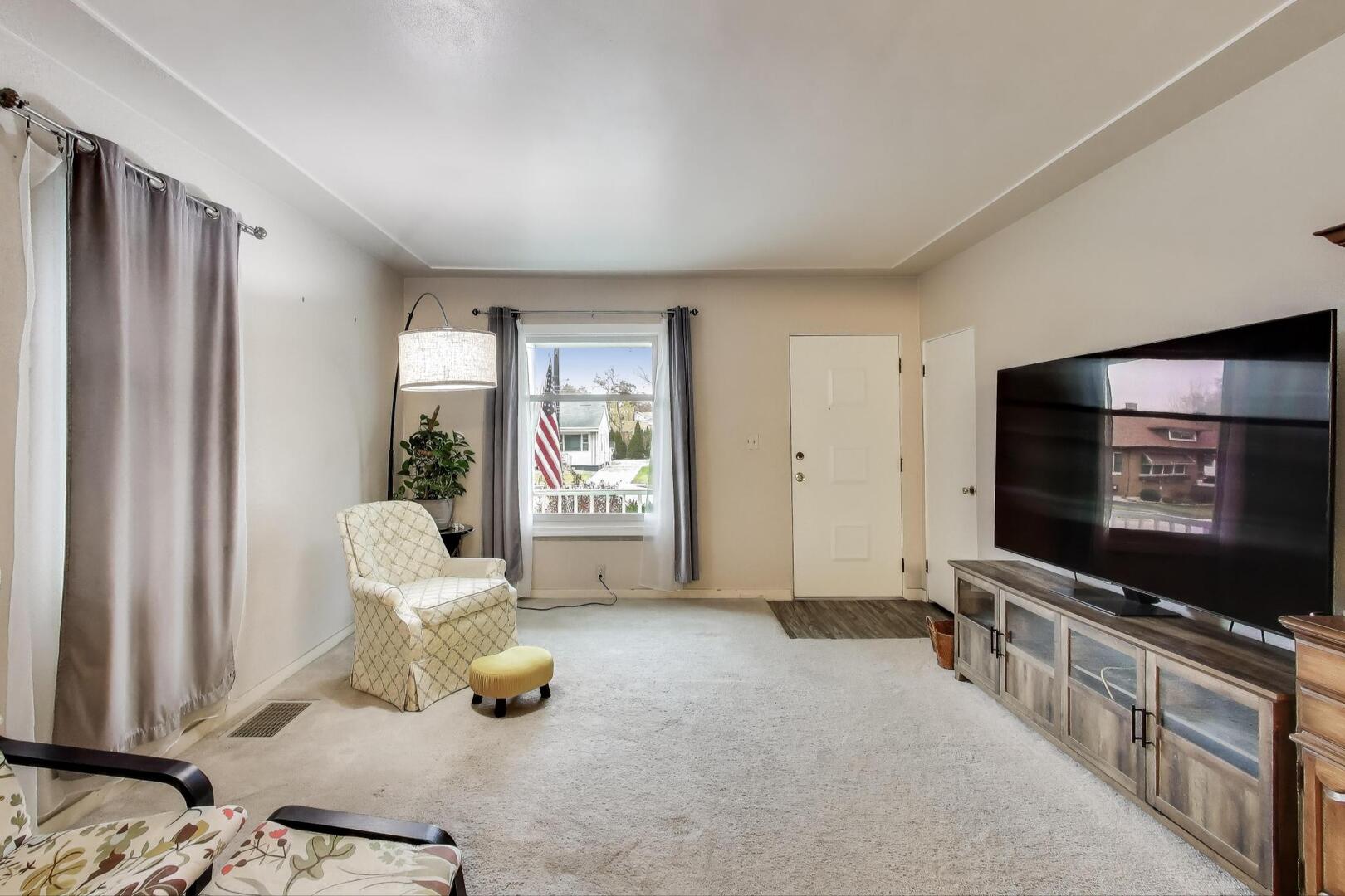 2643 Ridge Road, Lansing, IL 60438