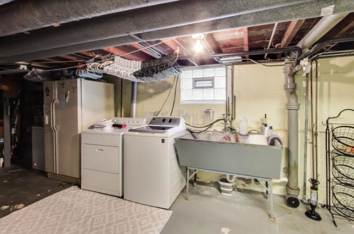 2643 Ridge Road, Lansing, IL 60438