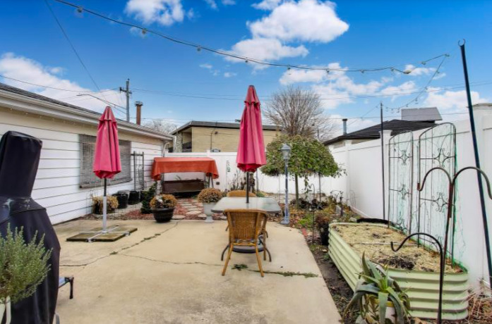 2643 Ridge Road, Lansing, IL 60438