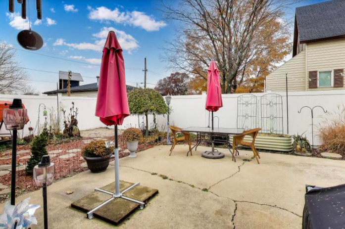 2643 Ridge Road, Lansing, IL 60438