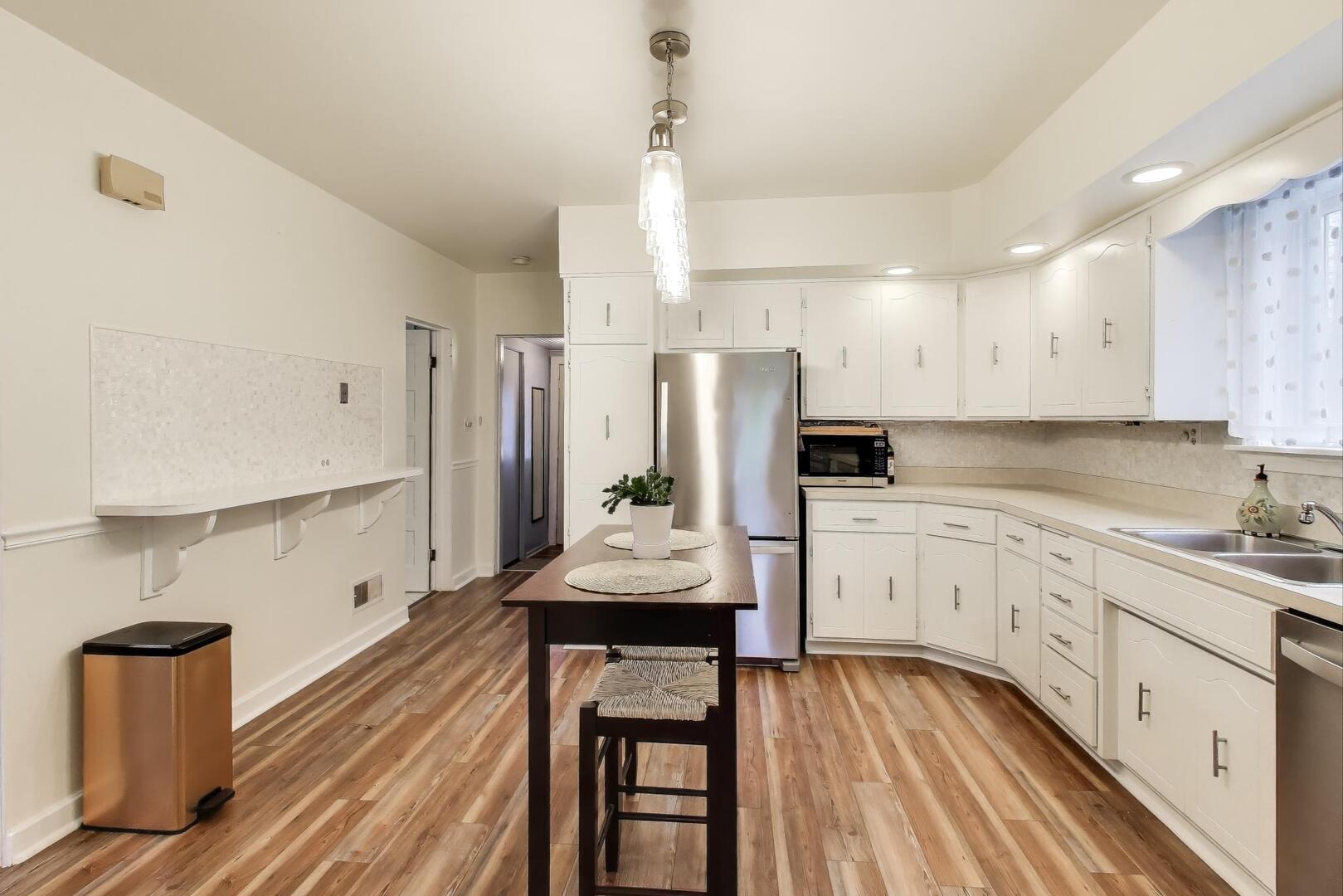 2643 Ridge Road, Lansing, IL 60438