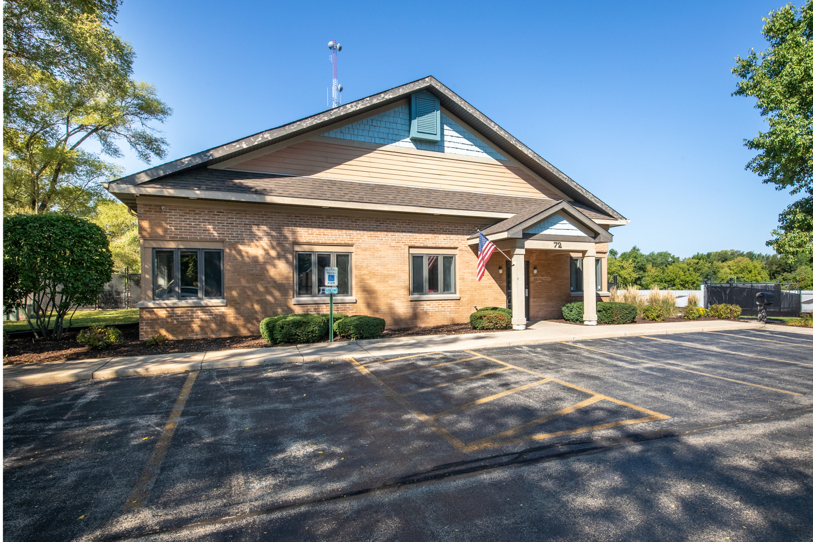 72 East Street, Crystal Lake, IL 60014