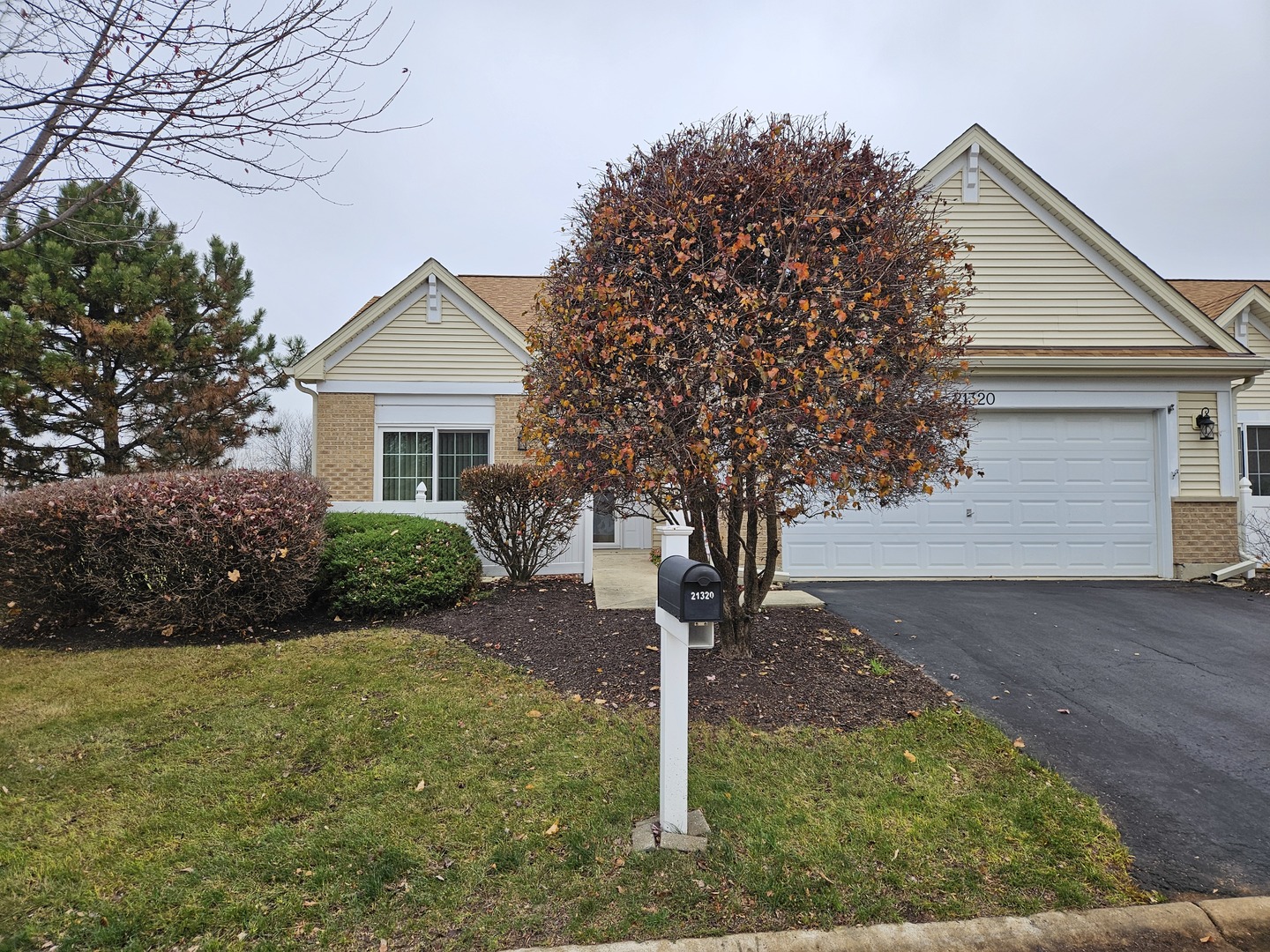 21320 W Douglas Lane, Plainfield, IL 60544