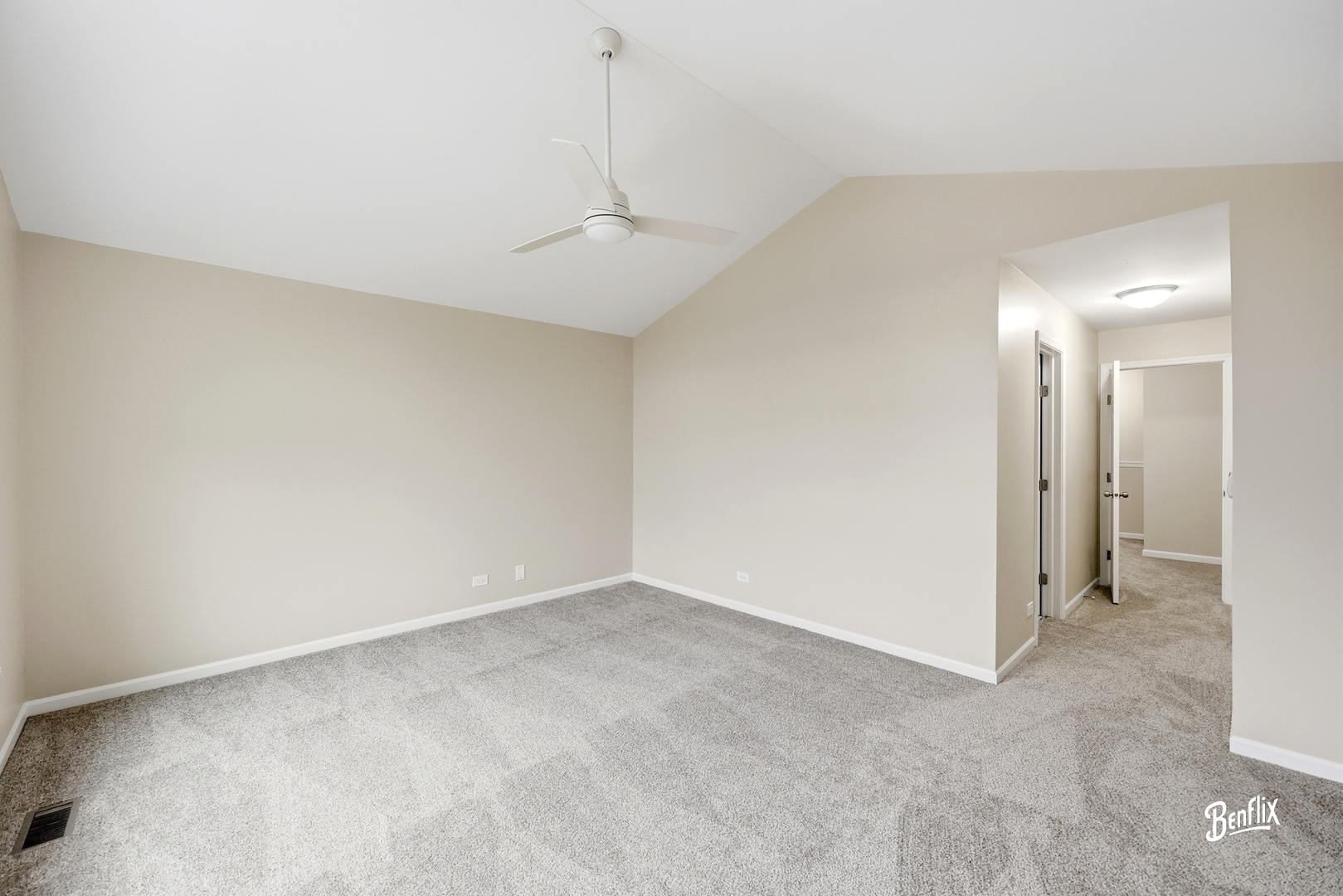 728 Old Checker Road, Buffalo Grove, IL 60089