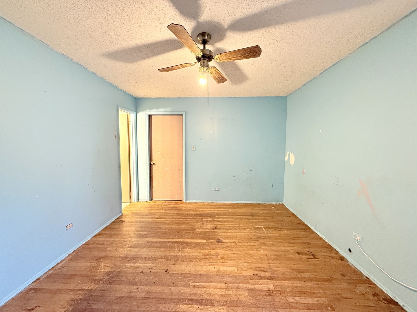 196 Green Court, Streamwood, IL 60107