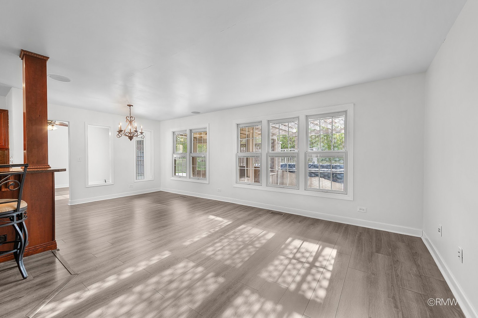 23 Hesterman Drive, Glendale Heights, IL 60139