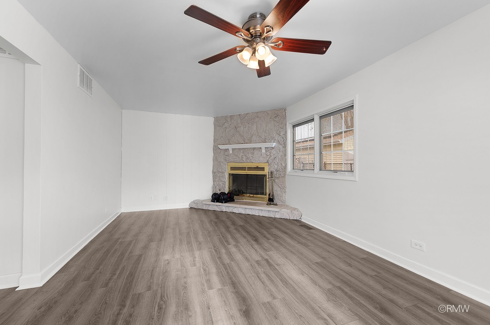 23 Hesterman Drive, Glendale Heights, IL 60139