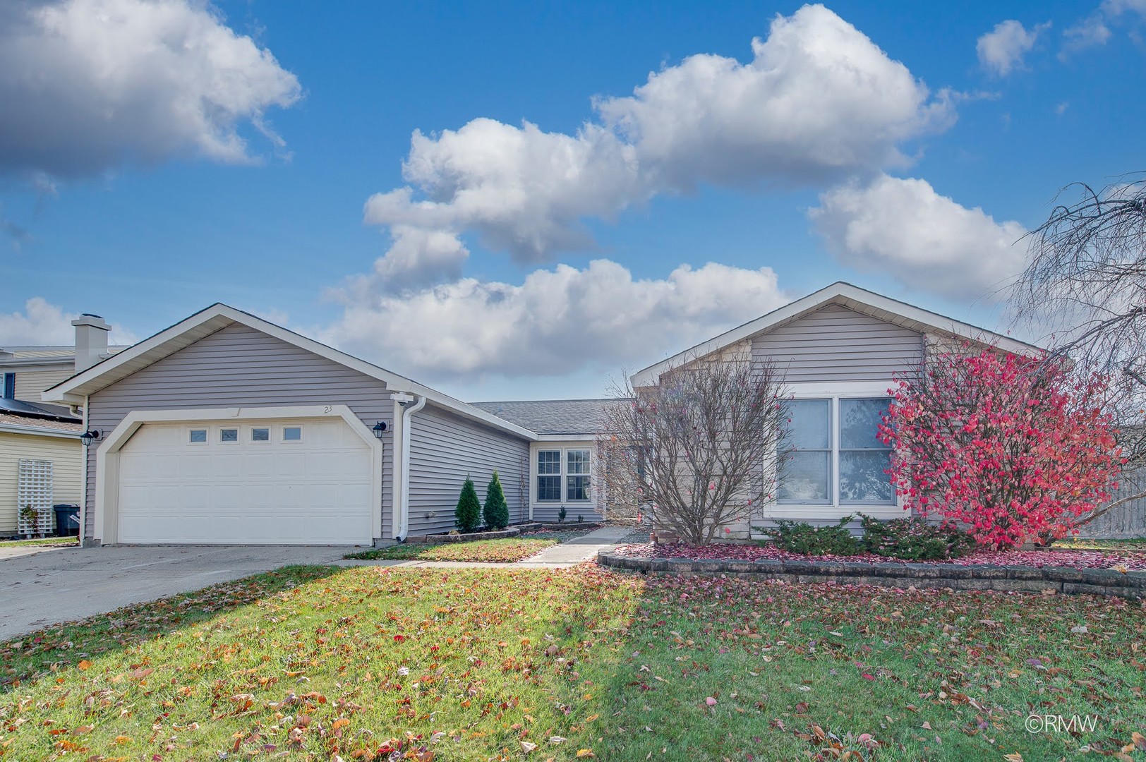 23 Hesterman Drive, Glendale Heights, IL 60139